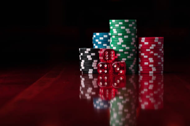 ratuqq mobile app interface showing live football markets and casino games